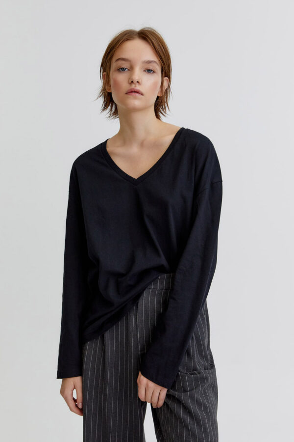 vneck1