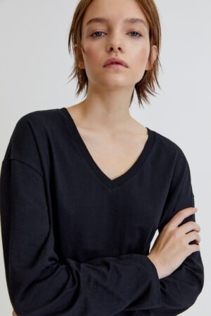 vneck3